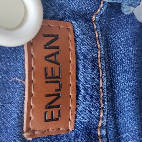 Cute pair of moto-style jeans by... - Picture 3 of 3